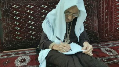 تصویر پیر زن ۹۲ ساله ترکمن: دوست داشتم هنرپیشه یا دکتر شوم + تصاویر